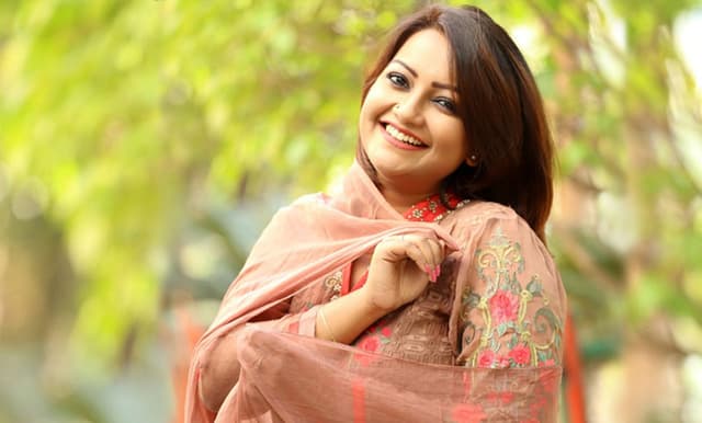করোনার ভ্যাকসিন নিলেন অভিনেত্রী নওশীন