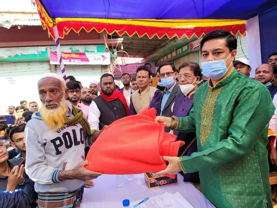 হতদরিদ্র শীতার্ত মানুষের মাঝে এমপি জ্যাকবের শীতবস্ত্র বিতরণ