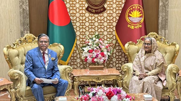 নতুন মন্ত্রিসভা গঠনে সম্মতি জানালেন রাষ্ট্রপতি