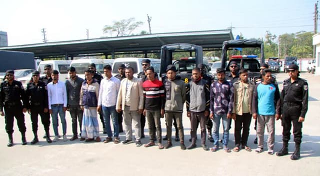 প্রবাসী হত্যা মামলার ১১ আসামী আটক করল র‌্যাব-৮
