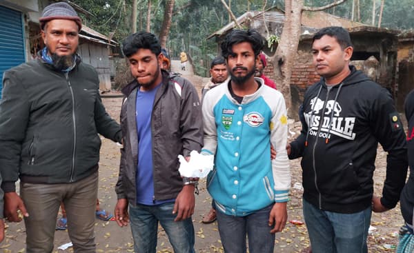 কাউখালীতে দুই মাদক সেবীকে ৬ মাসের কারাদন্ড