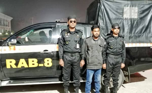 ঝালকাঠির চাঞ্চল্যকর কিশোরী গণধর্ষণ মামলার প্রধান আসামী গ্রেপ্তার