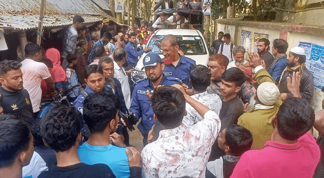 শিক্ষার্থীদের পেটানোর অভিযোগে প্রধান শিক্ষক পদত্যাগে বাধ্য