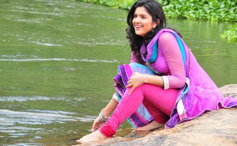 কোন ১০টি বিষয় লজ্জা পায় মেয়েরা?