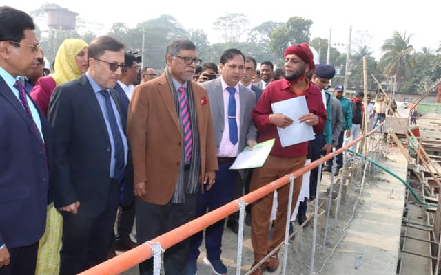 বরিশালে নির্মানাধীন হাসপাতালের অগ্রগতি নিয়ে স্বাস্থ্যমন্ত্রীর অসন্তোষ