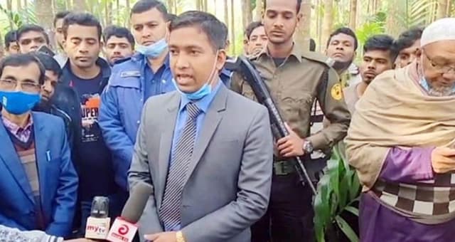 হিজলায় নলকূপ থেকে বের হচ্ছে গ্যাস,ঘটনাস্থলে ইউএনও