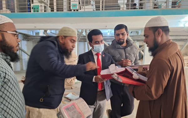 নওগাঁ চালকল মালিক গ্রুপ সভাপতিকে লাখ টাকা জরিমানা, গুদাম সিলগালা