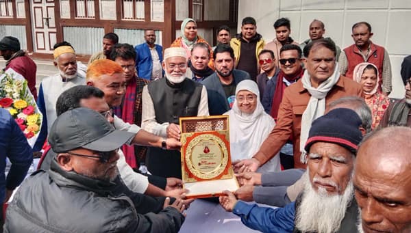 উন্নয়নের চাবি দিয়ে নবনির্বাচিত সংসদ সদস্যকে সংবর্ধনা