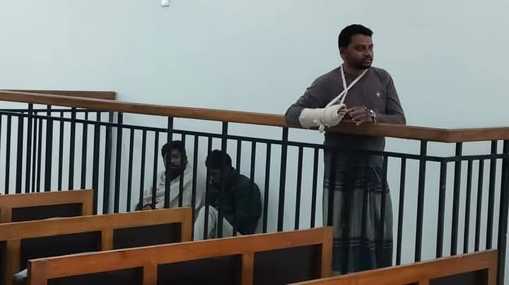 ঝালকাঠি কারাগারে ছাত্রলীগ নেতাকে পিটিয়ে হাত ভাঙ্গার অভিযোগ