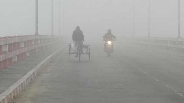 আবারো দেশের সর্বনিম্ন তাপমাত্রায় কাঁপছে দিনাজপুর