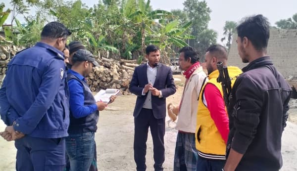 মঠবাড়িয়ায় অবৈধ ইট ভাটায় অভিযান, সাড়ে তিন লাখ টাকা জরিমানা