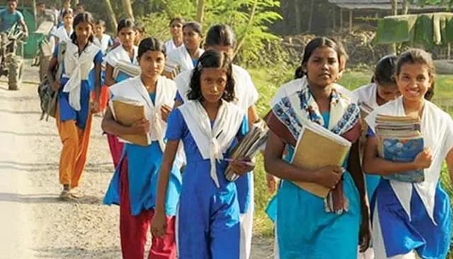 প্রান্তিক শিক্ষার্থীরা প্রযুক্তি ব্যবহারে পিছিয়ে : গবেষনা
