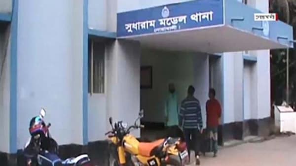 আধিপত্য বিস্তারকে কেন্দ্র করে নোয়াখালীতে প্রবাসাীকে কুপিয়ে হত্যা