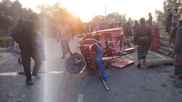 ভূরুঙ্গামারী ট্রাকের চাকায় পিষ্ট হয়ে অটোরিকশা চালকের মৃত্যু