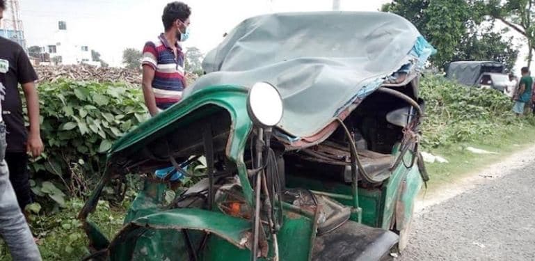 শেরপুরে ট্রাকের ধাক্কায় চার অটোরিকশাযাত্রী নিহত