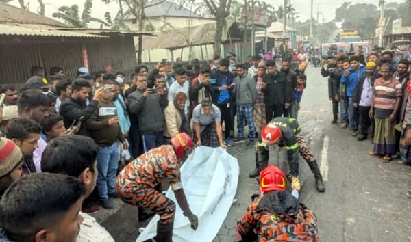 ট্রাকের ধাক্কায় প্রাণ গেল মোটরসাইকেল আরোহীর