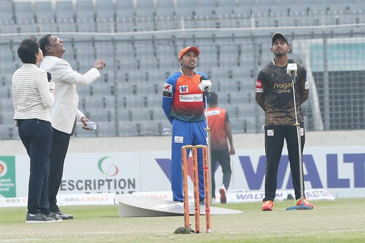 পয়েন্ট টেবিলের শেষ দুই দলের লড়াই, ব্যাটিংয়ে সিলেট