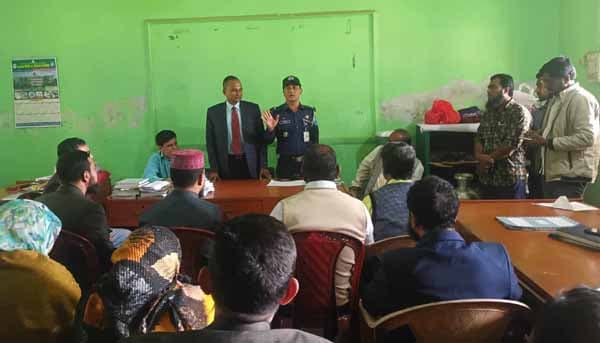 ইভটিজিং বন্ধে ভূঞাপুরে শিক্ষকদের সাথে ওসির মতবিনিময়
