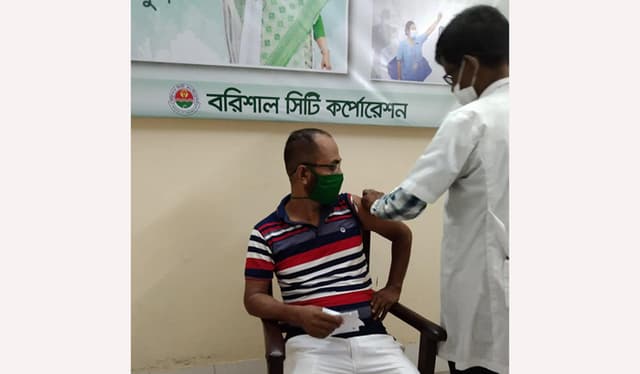 বিনামূল্যে প্রথম ডোজের ১০ কোটির মাইলফলকে দেশ