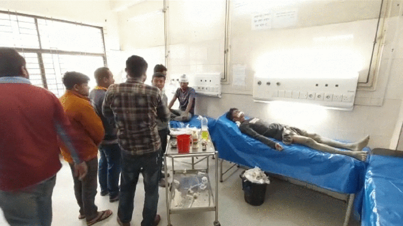 ঠাকুরগাঁওয়ে বাপ-ছেলেকে কুপিয়ে জখমের অভিযোগ