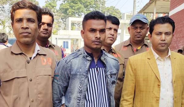 নৌবাহিনীর সদস্য পরিচয়ে ১৩ বিয়ে, থানায় হাজির ৬ স্ত্রী!