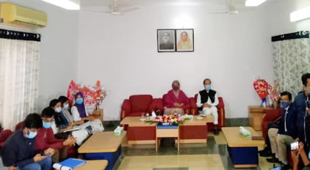 শাবিপ্রবির শিক্ষার্থীদের সাথে বৈঠকে শিক্ষামন্ত্রী