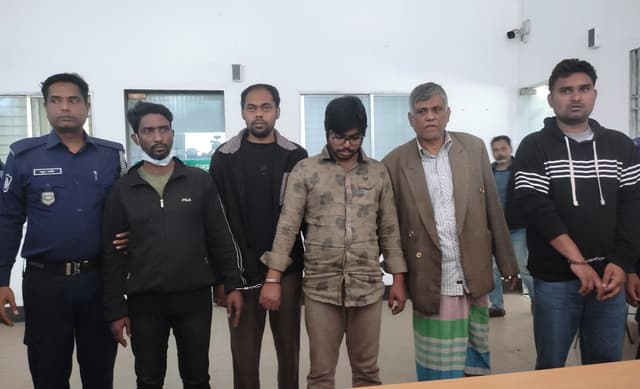 ডেভিল হান্ট অভিযানে আশুলিয়ায় অস্ত্রসহ গ্রেপ্তার ৫