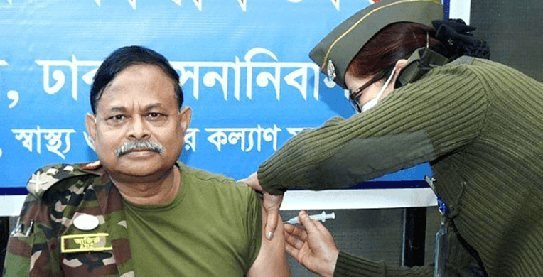 গুজবে কান না দিয়ে টিকা নিন সেনা প্রধান
