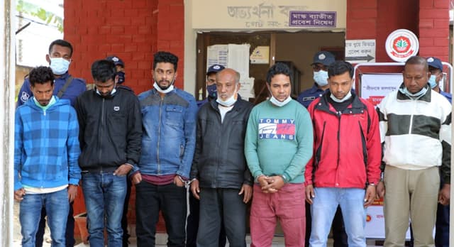 নওগাঁয় মোটরসাইকেল চোর চক্রের ৭ সদস্য গ্রেপ্তার
