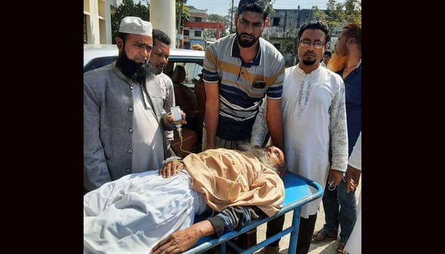 মহিপুরে বেড়িবাঁধের মাটিকাটার প্রতিবাদ করায় প্রধান শিক্ষককে মারধর