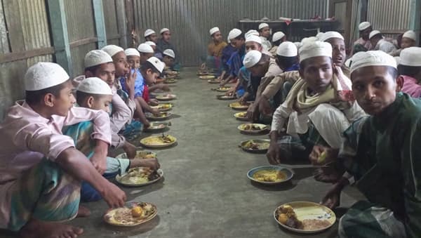 ভালোবাসা দিবসে এতিমদের জন্য পাভেল প্রামানিকের ব্যতিক্রমী আয়োজন