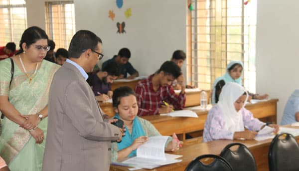বরিশাল বিশ্ববিদ্যালয়ে ঢাবির ভর্তি পরীক্ষা অনুষ্ঠিত