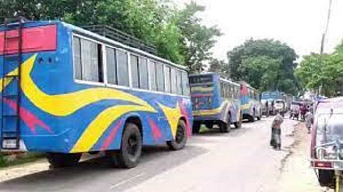 বরিশালে সড়কই বাসস্ট্যান্ড !