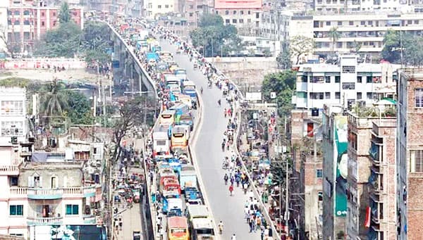 বুড়িগঙ্গা দ্বিতীয় সেতুতে তীব্র যানজট, ঘণ্টার পর ঘণ্টা অপেক্ষা যাত্রীদের