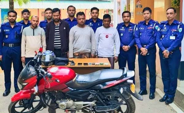 শ্রীমঙ্গলে আন্তঃজেলা ছিনতাইকারী দলের সক্রিয় ৪ সদস্য গ্রেফতার