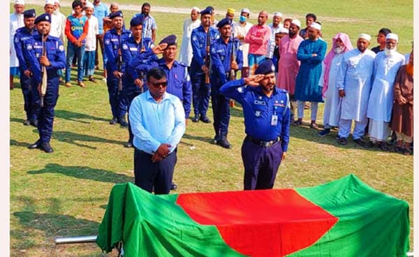 রাষ্ট্রীয় মর্যাদায় কাউখালীর বীর মুক্তিযোদ্ধা হাবিবুর রহমানের দাফন সম্পন্ন