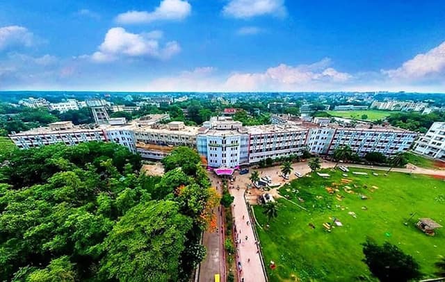 বরিশাল বিভাগে চরম চিকিৎসক সংকট, ভেঙে পড়েছে স্বাস্থ্যসেবা