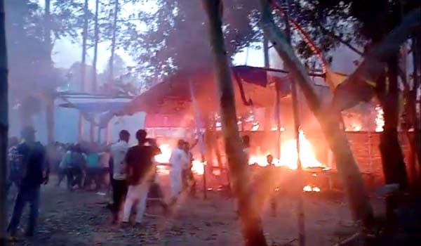 ঘোড়াঘাটে মাজারে বিক্ষুব্ধ জনতার হামলা, ভাংচুর ও অগ্নিসংযোগ