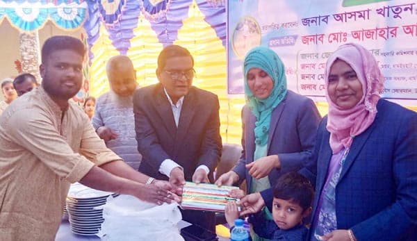 ধামইরহাটে কেজি স্কুলের বার্ষিক ক্রীড়া প্রতিযোগিতার পুরস্কার বিতরণ