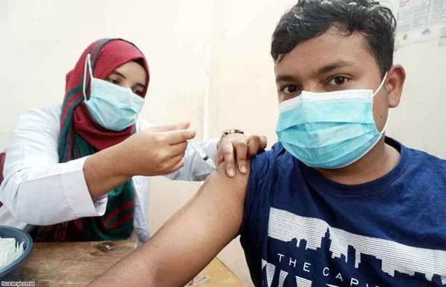 ক‌রোনার বুস্টার ডোজ আপাতত বন্ধ
