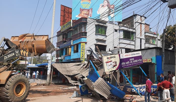 ৩ শতাধিক অবৈধ স্থাপনা উচ্ছেদ টাঙ্গাইলে