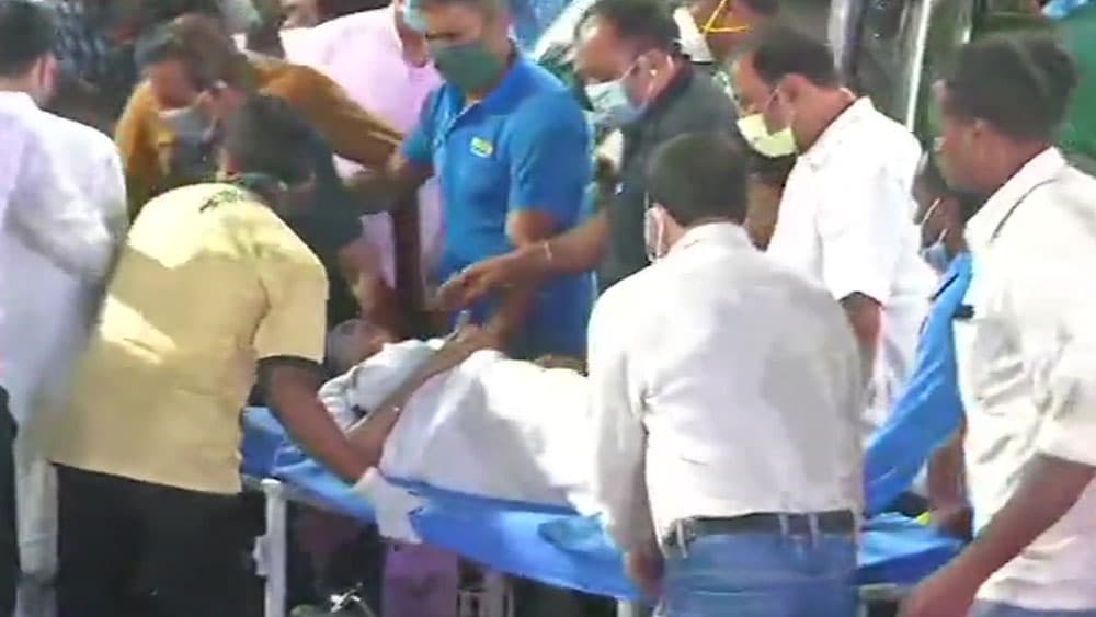 হাসপাতালে মমতা, ৫ সদস্যের মেডিকেল বোর্ড গঠন