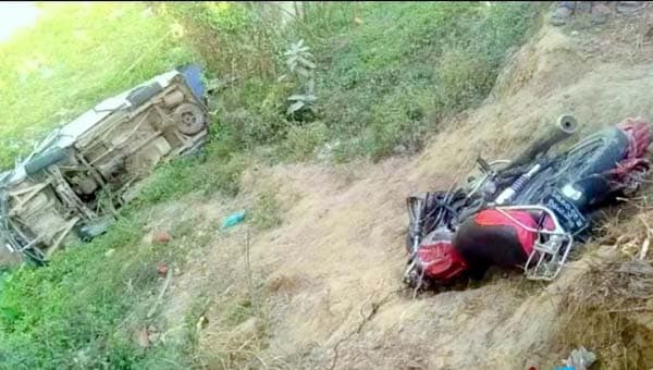 ঠাকুরগাঁওয়ে অ্যাম্বুলেন্স-মোটরসাইকেল সংঘর্ষে নিহত বেড়ে ৩