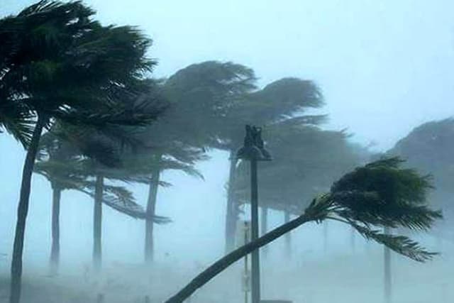 ৬০ কিমি. বেগে ঝড়ের আভাস আবহাওয়া অধিদপ্তরের