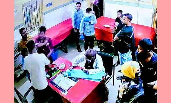 দেবীদ্বার সরকারি হাসপাতালে বাড়ছে দালাল দৌরাত্ম্য
