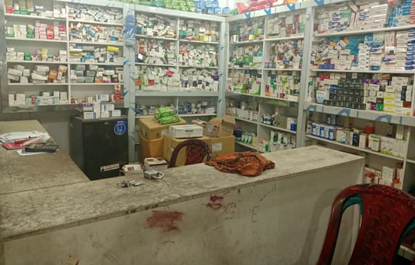 সরাইলে অতিরিক্ত দামে ওষুধ বিক্রির অভিযোগ