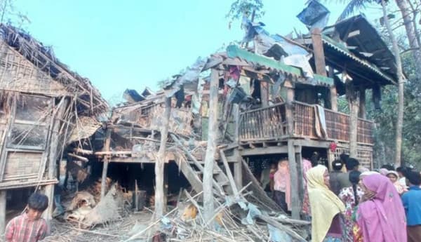 মিয়ানমার জান্তার বোমা হামলায় ২৩ রোহিঙ্গা নিহত