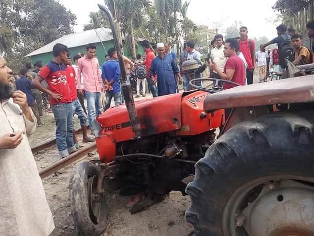 লালমনিরহাটে ট্রেন-ট্রলির সংঘর্ষ, আহত ২