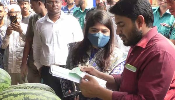 বরিশালে বাজার মনিটরিং, ১০ ব্যবসায়ীকে জরিমানা