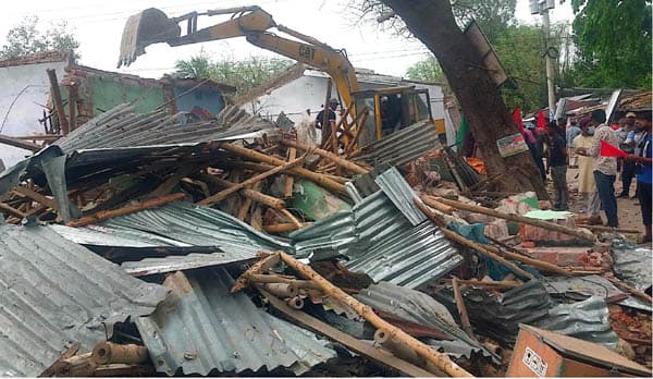 আত্রাইয়ে পানি উন্নয়ন বোর্ডের অবৈধ স্থাপনা উচ্ছেদ